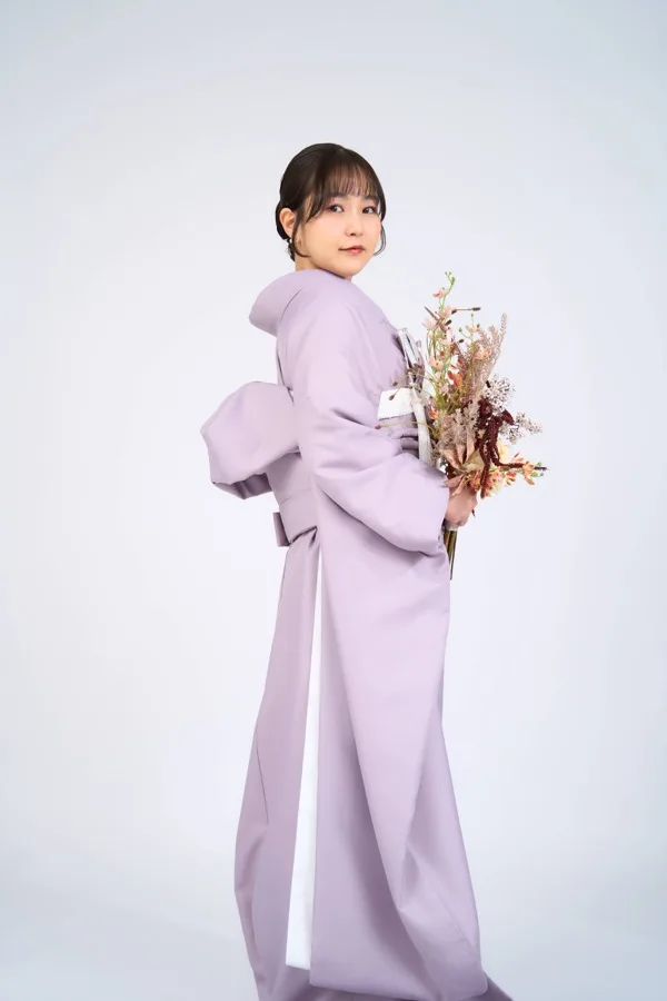 ラベンダー色の着物でのソロフォト