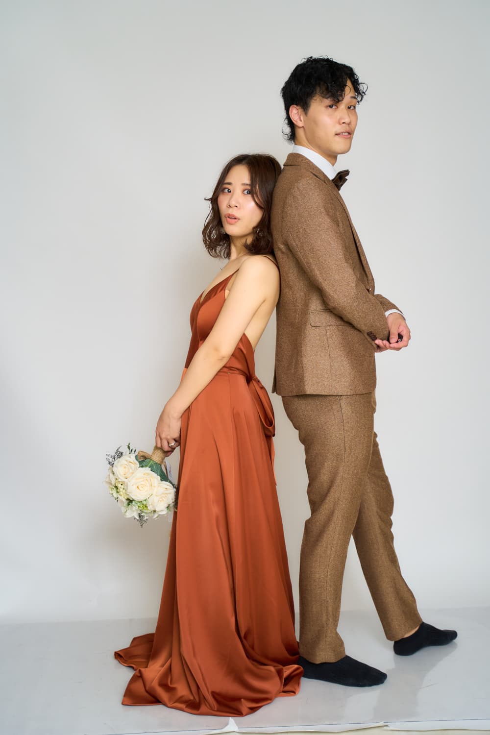 定番の背中合わせショット